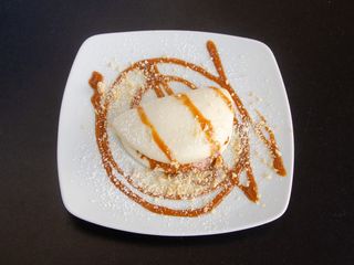 Dulce De Leche Y Cacahuetes Caramelizados