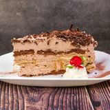 Домашна бисквитена торта