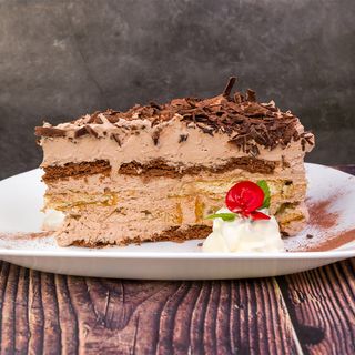 Домашна бисквитена торта