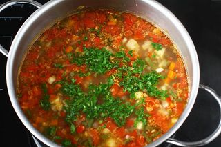 Family Pack - Ciorbă de legume cu obrăjori de vită