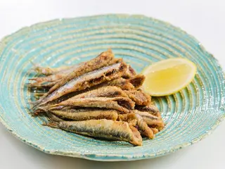Pescado Frito Con Boquerones (¼ Kg.)