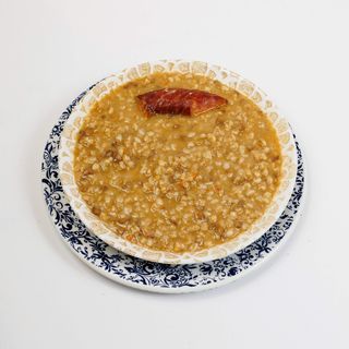 Orzo i leća s kobasicom