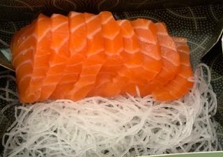 79.Sashimi Salmón (9 Cortes)