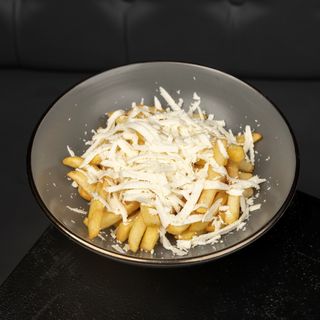 Cartofi prajiti cu branza rasa ( 250gr )