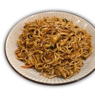 67 - Yakisoba de pollo