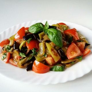 Теплый из баклажан