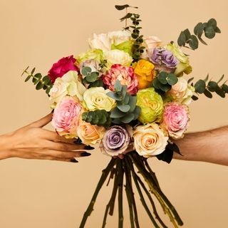 Rainbow Roses - buchet trandafiri colorati 