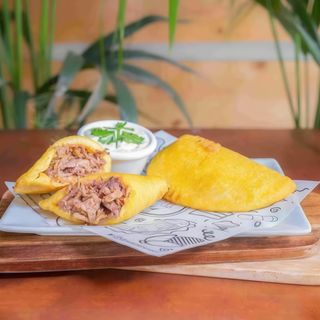 Empanada de Carne Mechada