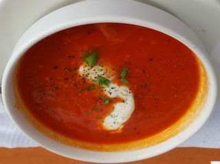 Sopa de Tomate e Cebola com Ovo