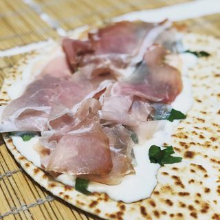 Piadina prosciutto crudo, squacquerone e rucola