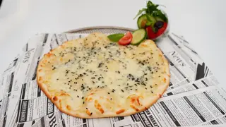 Manakeesh cu Branza Akawi