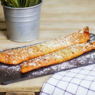 Flautas de nutella y manzana strudel