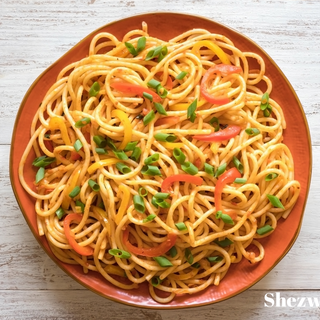  Schezwan Chicken Noodle (Щезванская лапша)