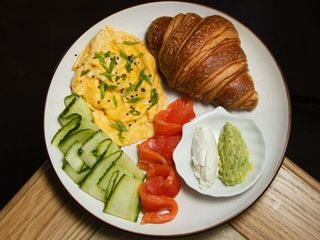 Скрембл з 2х яєць з лососем Gravad Lax (360г)