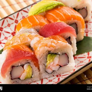 Uramaki rainbow roll