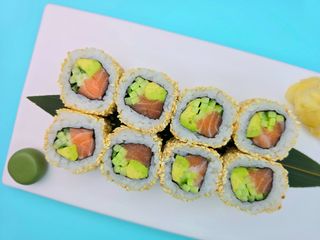 Каліфорнія з лососем (225г)