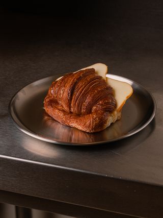 Medialuna Con Scarmoza Ahumada