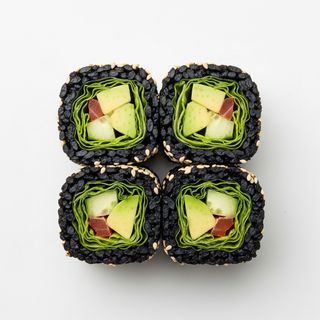 145. Black uramaki vegetariano 4 pezzi