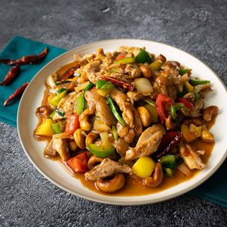 Chicken with Cashew Nuts