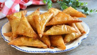 Samosa de Pollo (1 Ud.)
