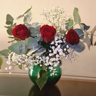 3 rose rosse