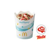 Zimowe McFlurry® TWIX® z polewą truskawkową