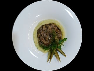 Біфстроганов з картопляним пюре