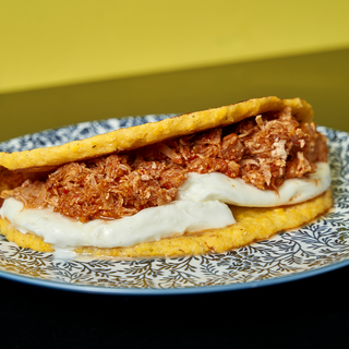 Cachapa con Queso de Mano y Cerdo Mechado