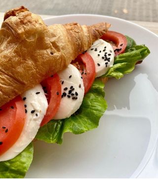 Croissant Grande con Mozzarella