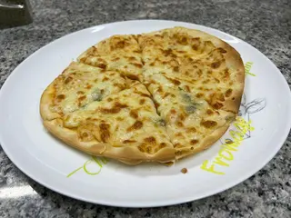Pequena 4 Queijos