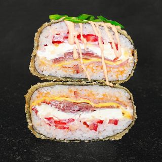 Суші-бургер з хамоном та шинкою