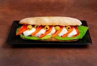 Caprese sendvič
