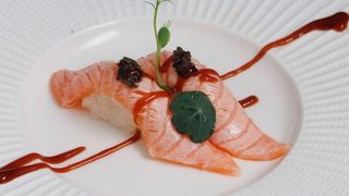146. Nigiri salmon tartufo