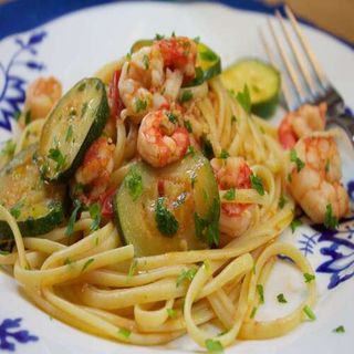 Tagliatelle con gambas y calabacín
