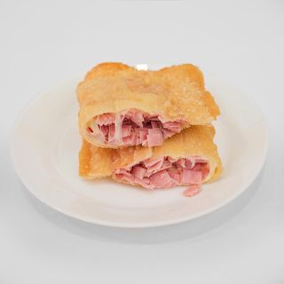 PASTEL FIAMBRE E QUEIJO