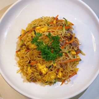 R22. Ramen Manzo saltato