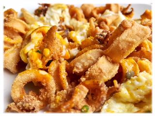 Huevos Rotos Con Chipirones