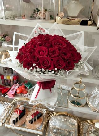 Bouqeut Rouge Emballage Blanc