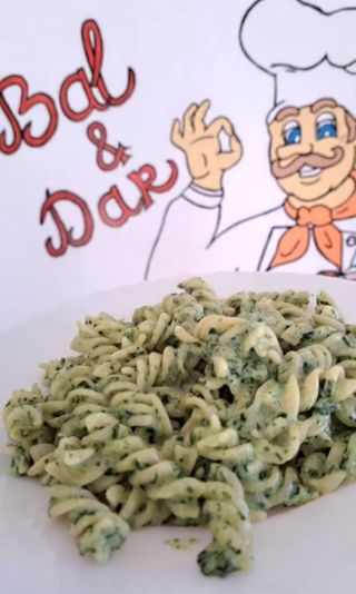 Pasta u umaku od spanaća