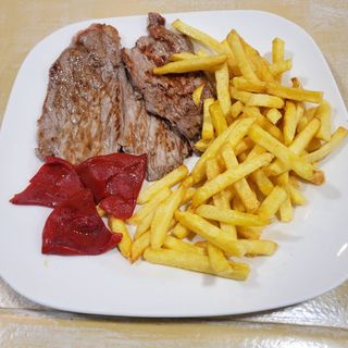 filete de ternera con guarnición