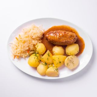 Zraz zawijany z sosem