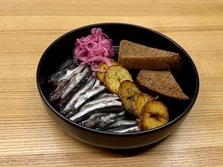 Хамса слабосолона