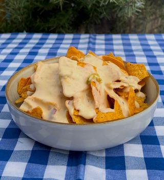 Chipsuri Tortilla cu sos de nacho