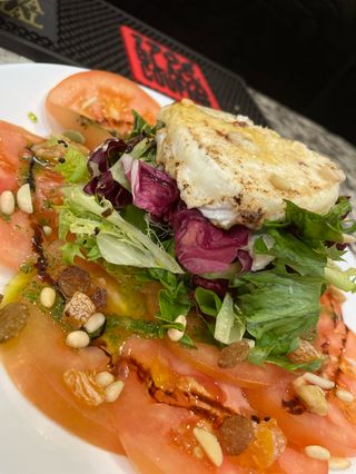 Ensalada De Rulo De Cabra