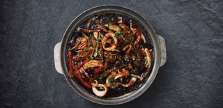 Lignje u društvu tri priloga