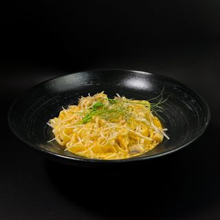 Паста з курячим філе та печерицями