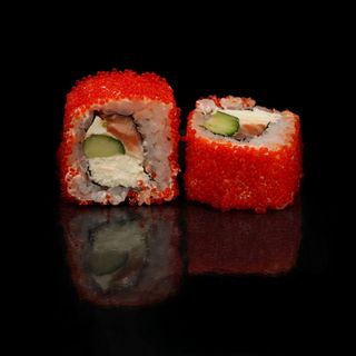 Ролл «Калифорния» с лососем/ Roll California cu somon