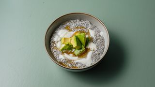 Kokosowy Chia Pudding z awokado