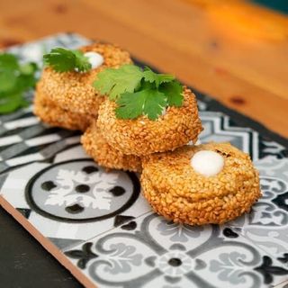 Ración De Falafel Rebozado En Sésamo