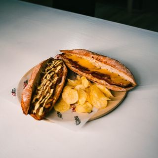 2 Bokadillos XXL + Nachos + 2 Bebidas